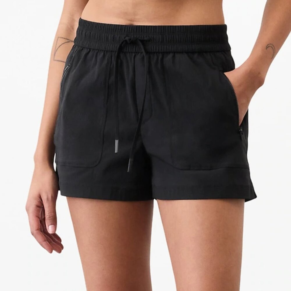 Athleta Trekkie North Mid Rise Shorts, Black, XS, was $59, New w/Tags!